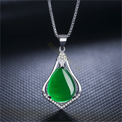 Waterdrop Blossom Carnelian Pendant With Green Chalcedony